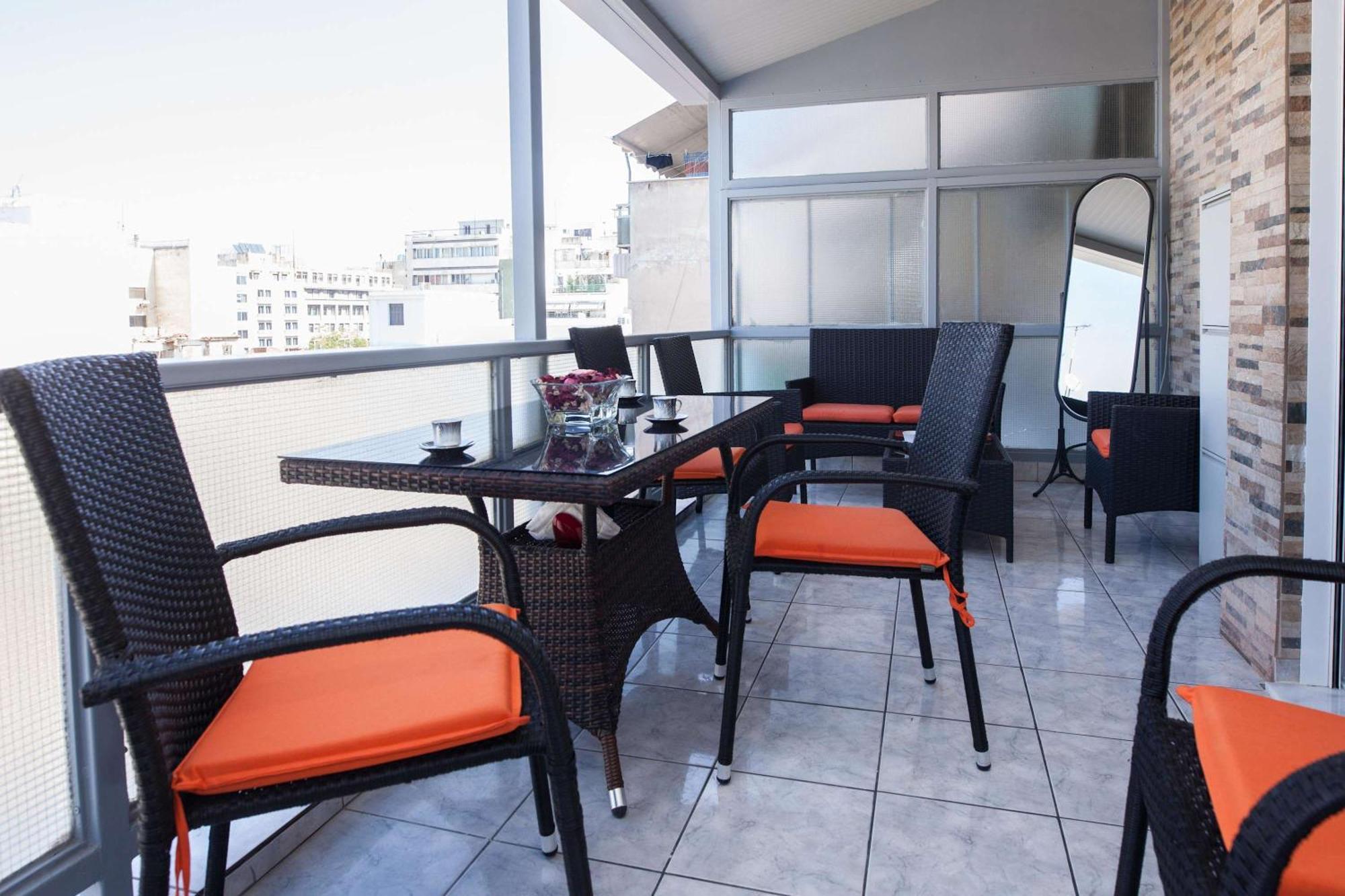 Central 2 Bd Apt With Balcony By Monastiraki アテネ エクステリア 写真