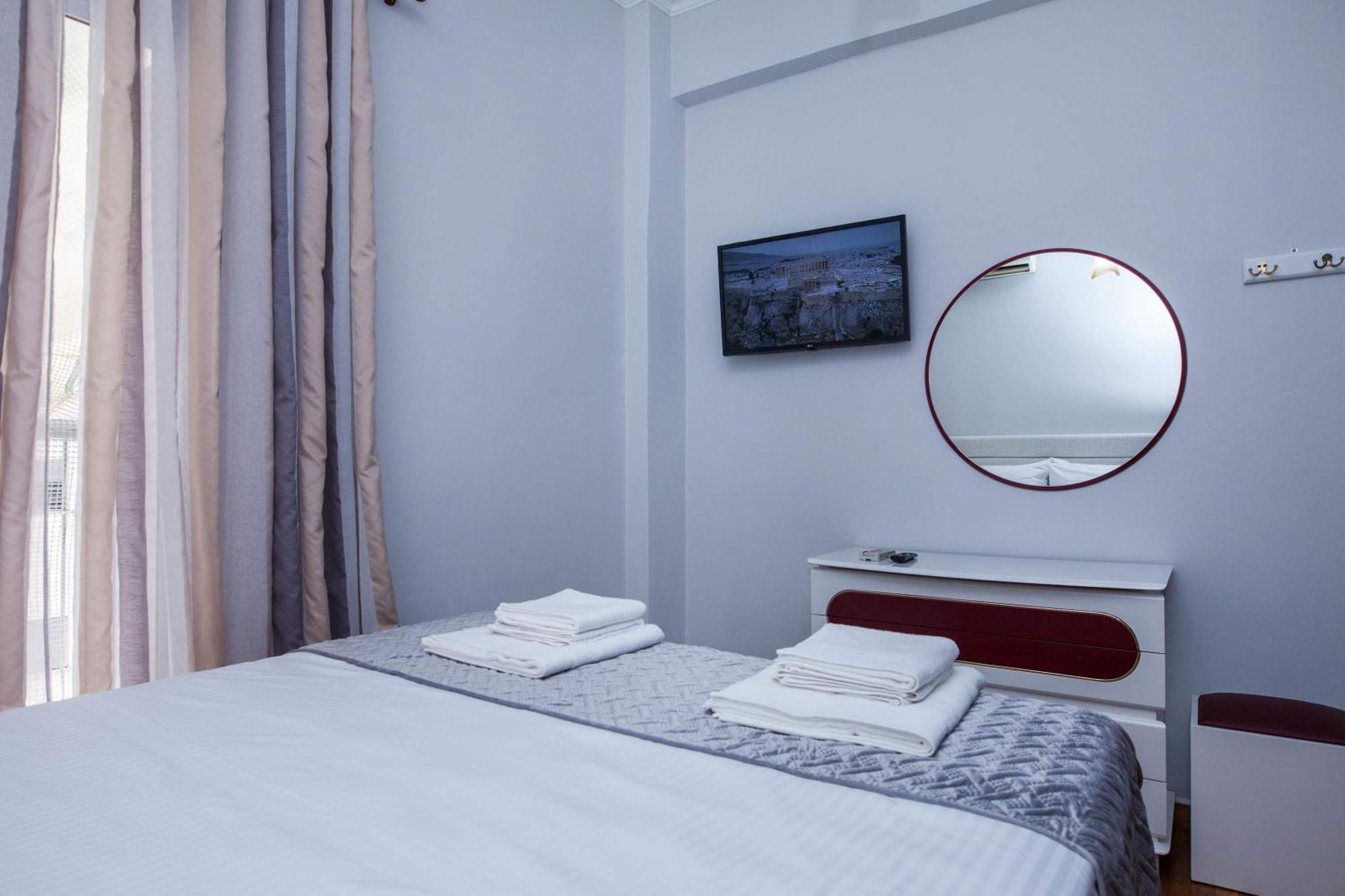 Central 2 Bd Apt With Balcony By Monastiraki アテネ エクステリア 写真